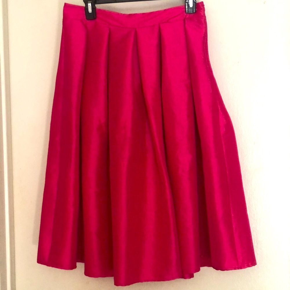 Midi-length a line skirt with pockets